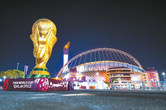 7月4日，电影《银河补习班》导演邓超、俞白眉携影片来到酒泉航天城，奋战在一线的中国航天人给予影片一致好评，;听到片中那句‘酒泉收到’的时候，真的热血沸腾！、;为自己是一名航天人而骄傲！7月4日是美国的独立日假期，不出意外的话，该片将称霸今年的独立日档期